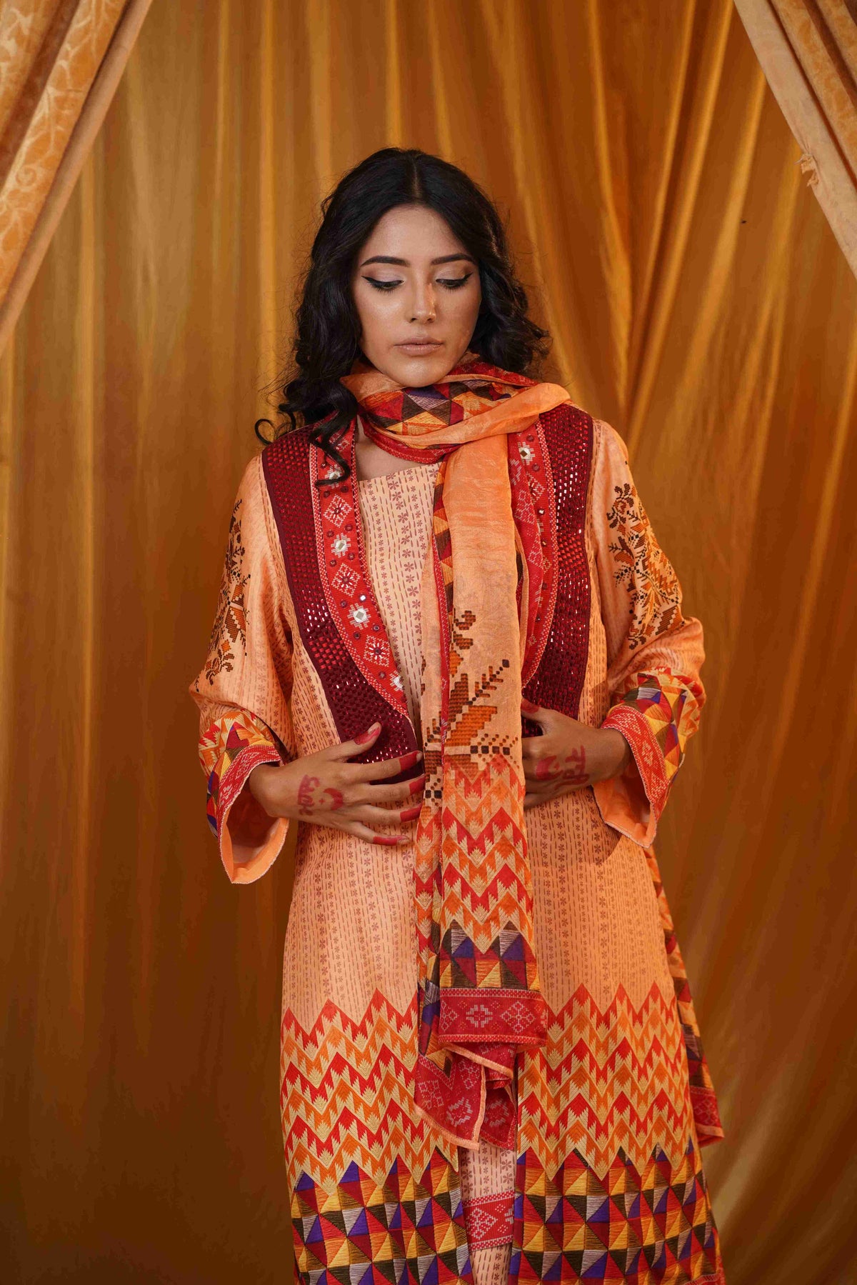 Mahalkari Kantha work jacket - (Cream/red)