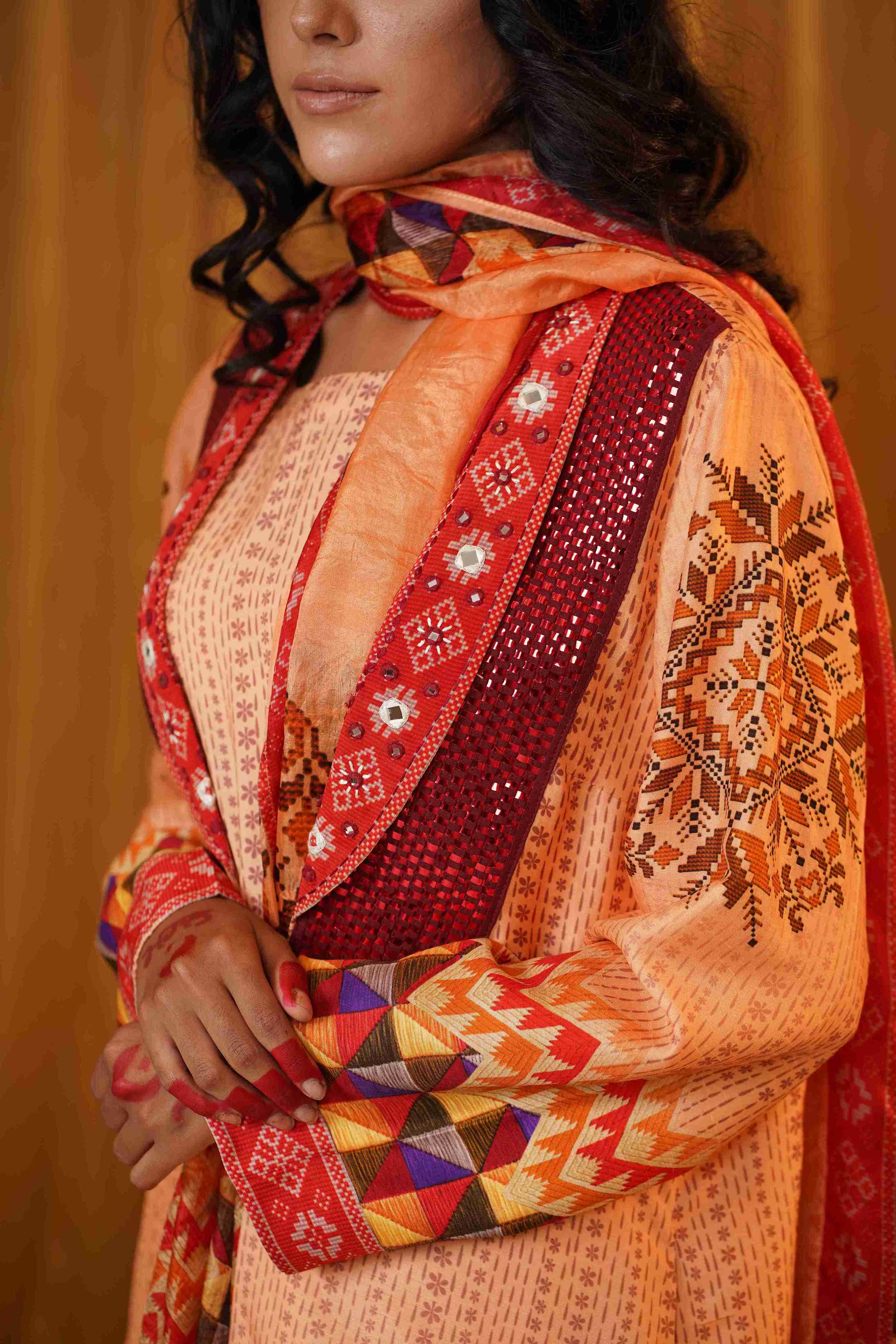 Mahalkari Kantha work jacket - (Cream/red)