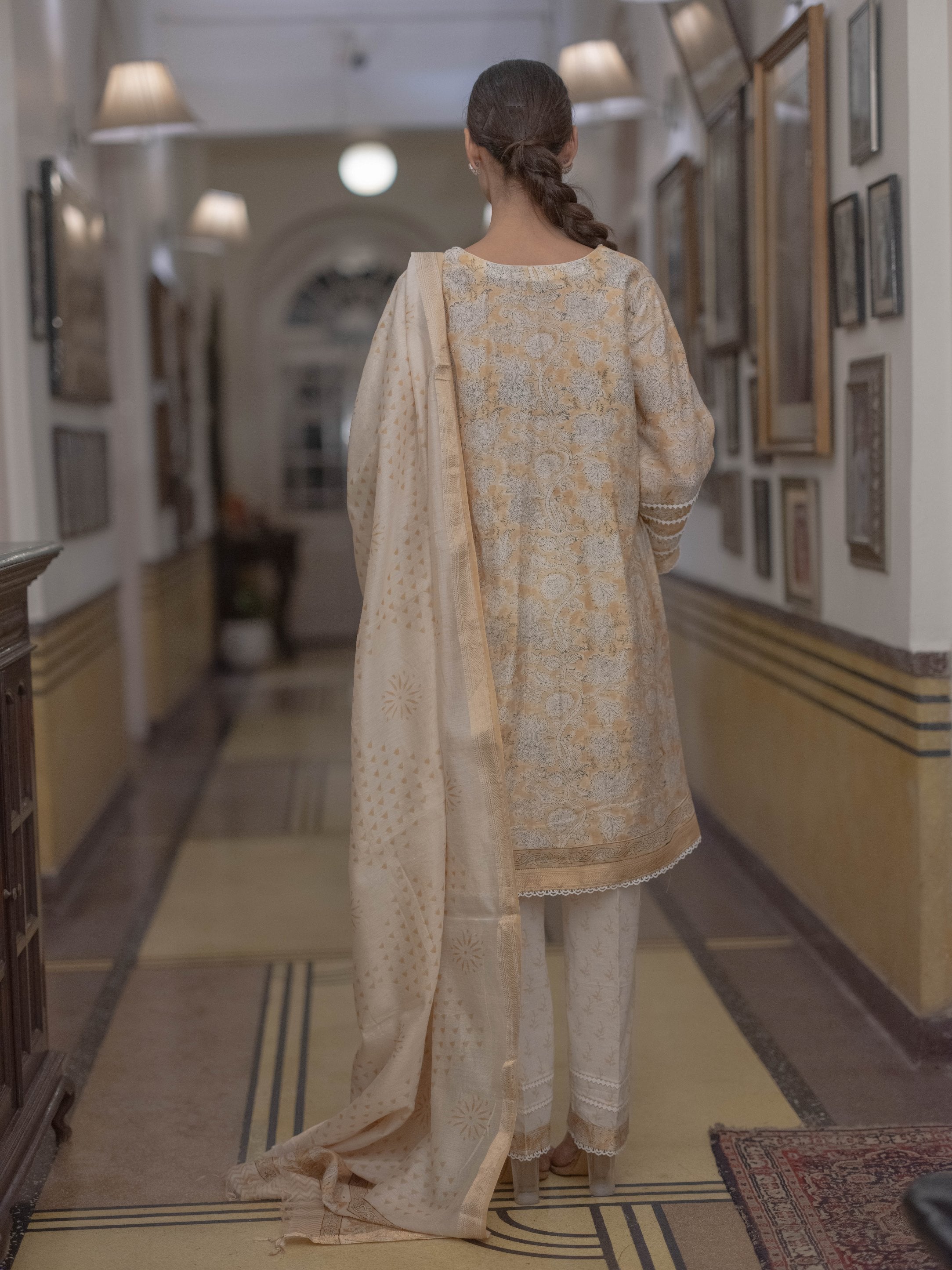 Bagru Bloom: Handcrafted Maheshwari Suit Set