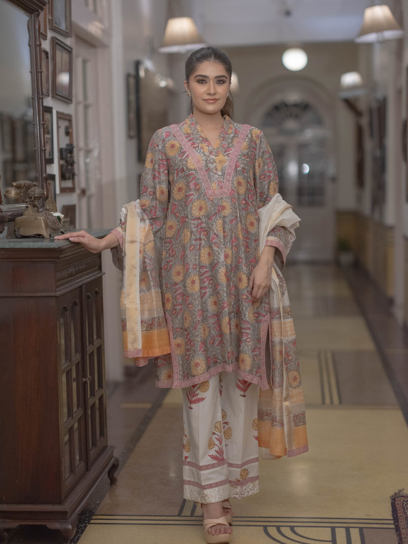Bagru Bloom: Handcrafted Maheshwari Suit Set